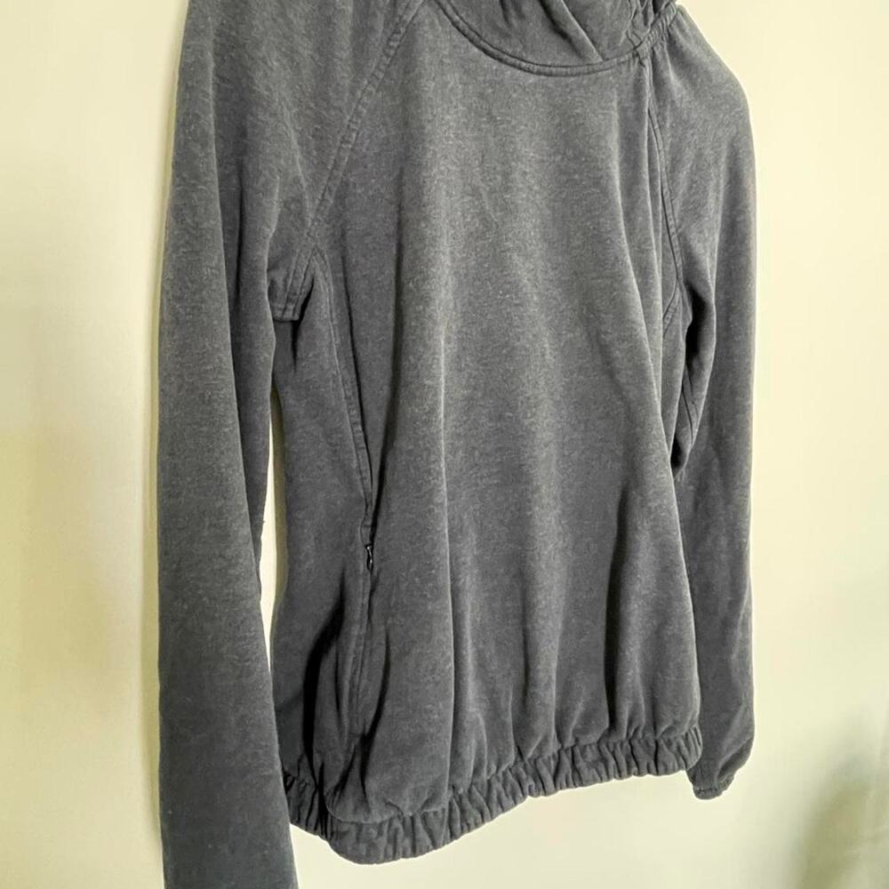 Lululemon athletica gray cowl neck